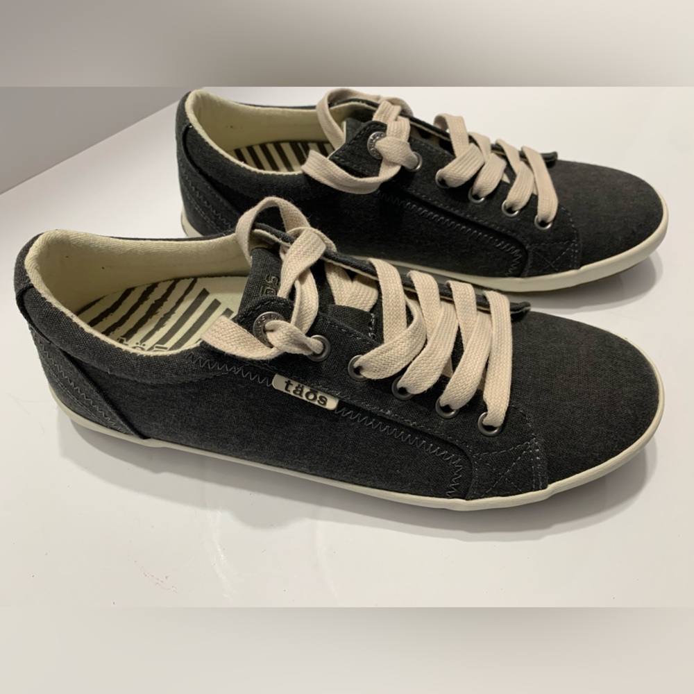 Taos Footwear Black and Cream Sneakers